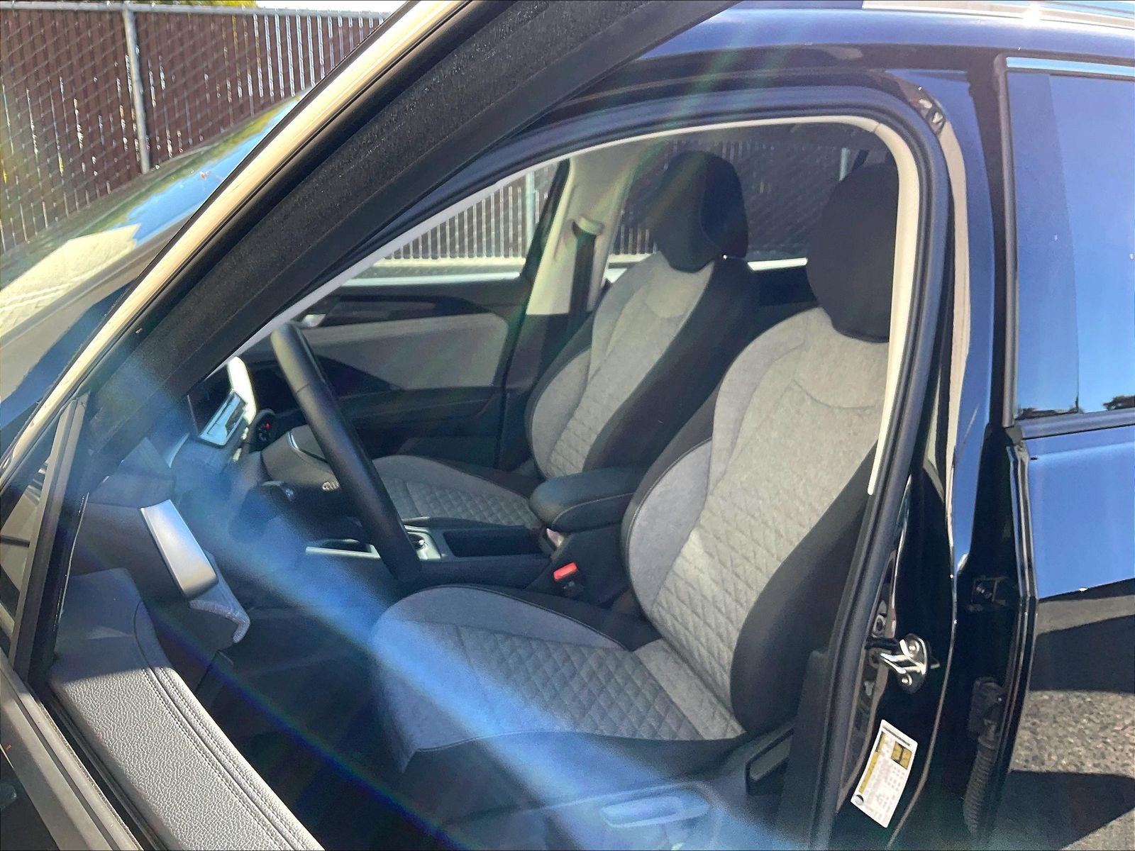 Certified 2025 Volkswagen Tiguan S FWD image 23