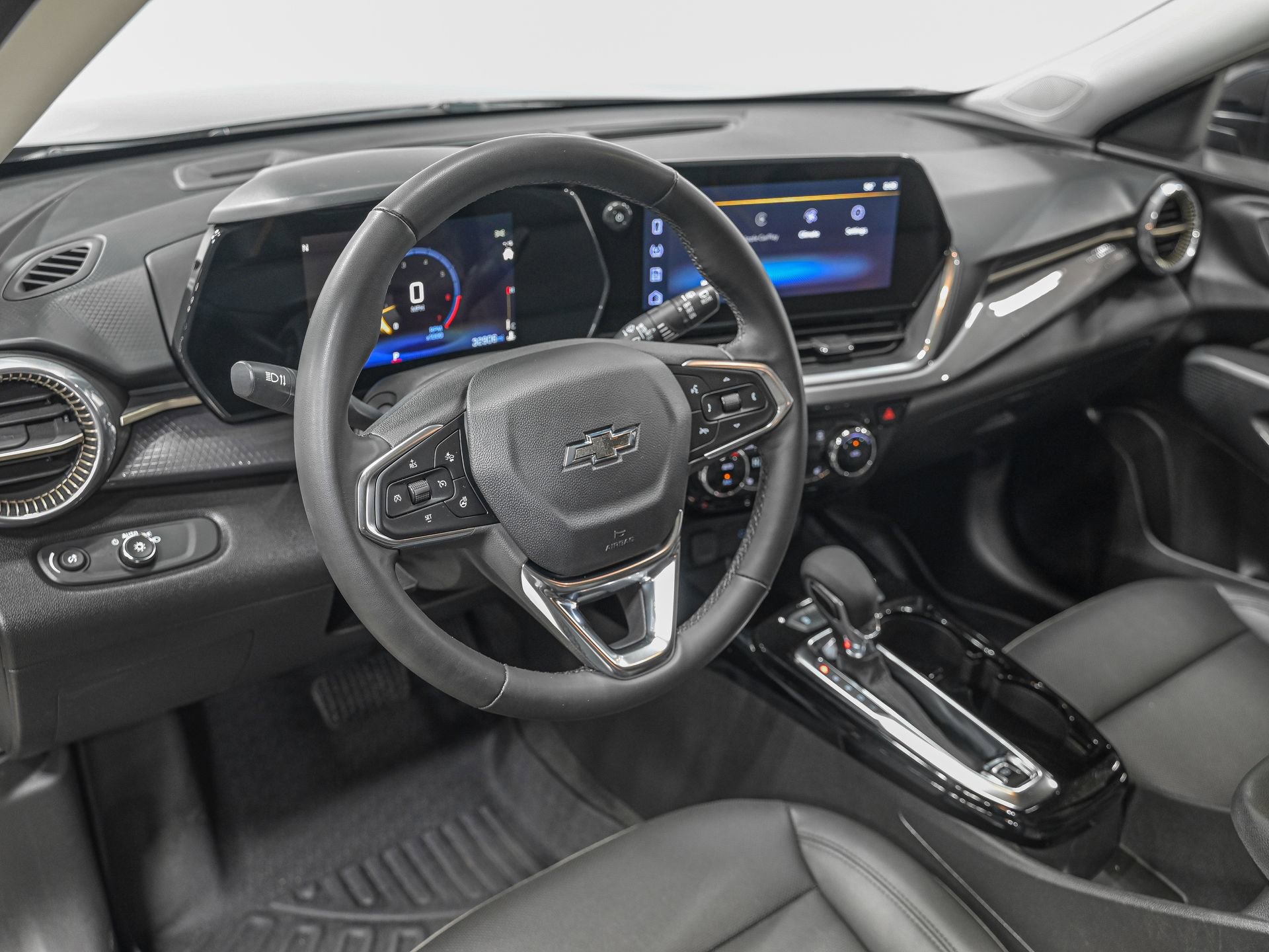 Used 2025 Chevrolet Trax ACTIV w/ Driver Confidence Package image 14