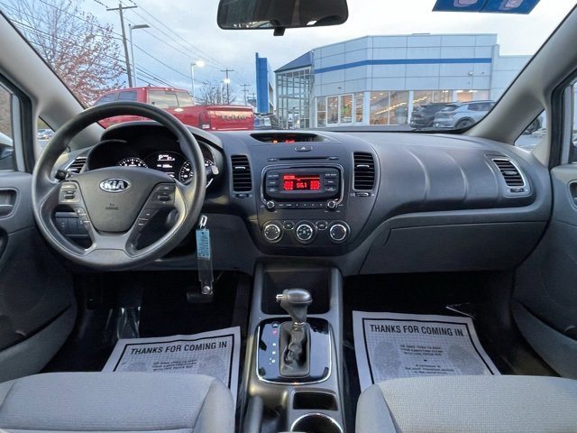 Used 2017 Kia Forte LX image 3