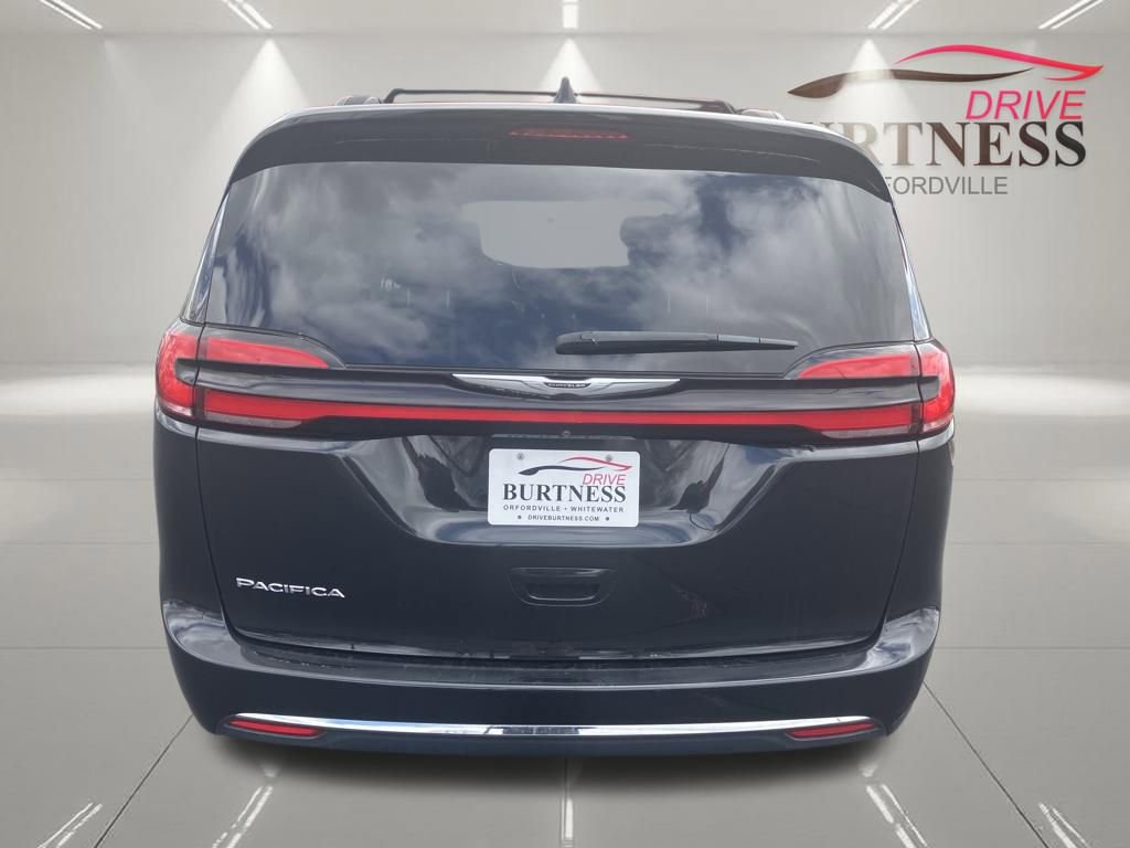 Used 2022 Chrysler Pacifica Touring-L FWD image 5