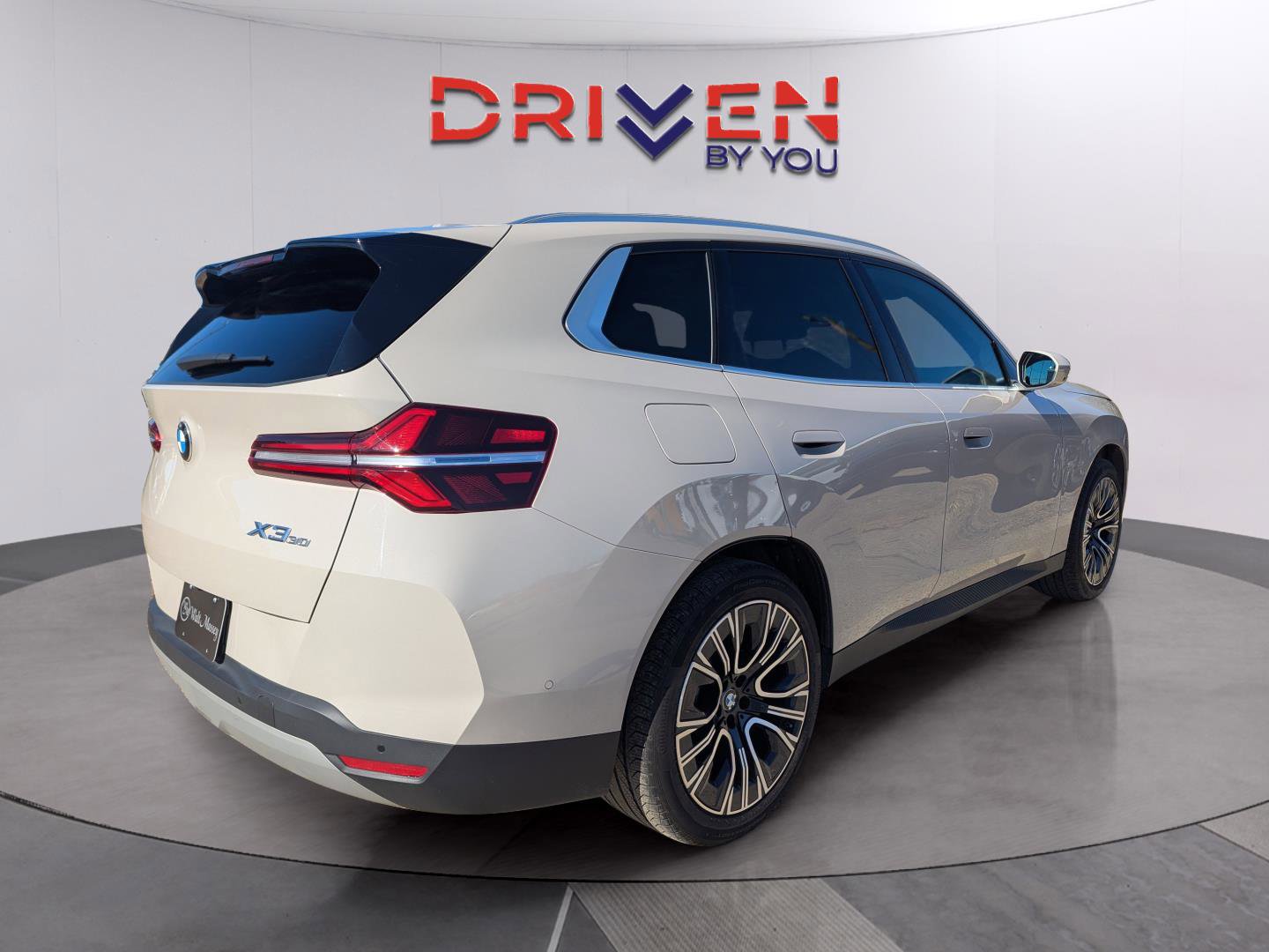 Used 2025 BMW X3 xDrive30i w/ Premium Package image 6