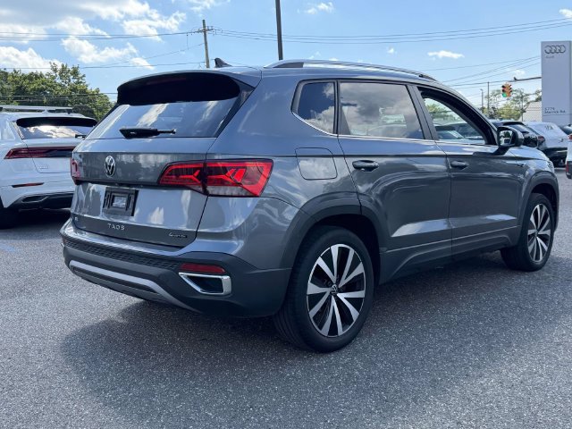 Used 2023 Volkswagen Taos SE w/ Panoramic Sunroof Package AWD/4WD image 5