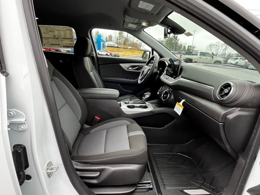 New 2026 Chevrolet Blazer LT w/ Convenience Package image 17