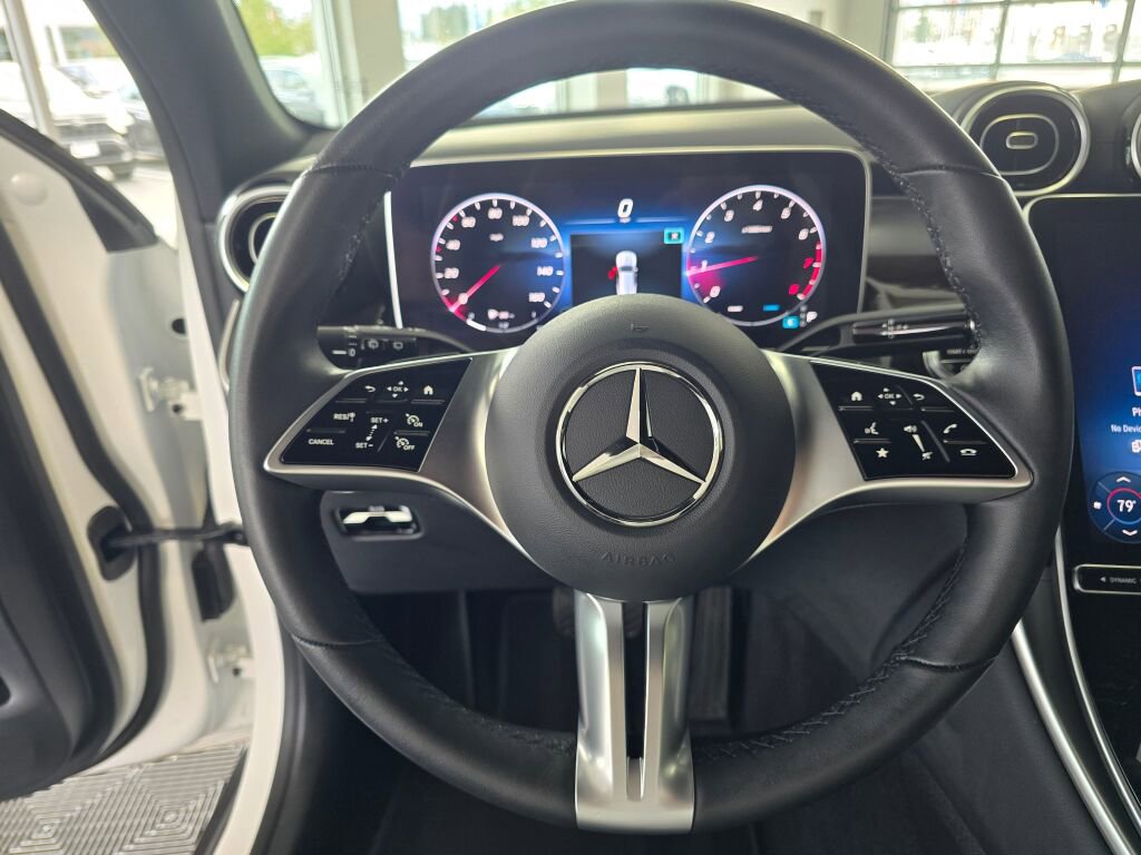 Used 2024 Mercedes-Benz GLC 300 4MATIC image 28