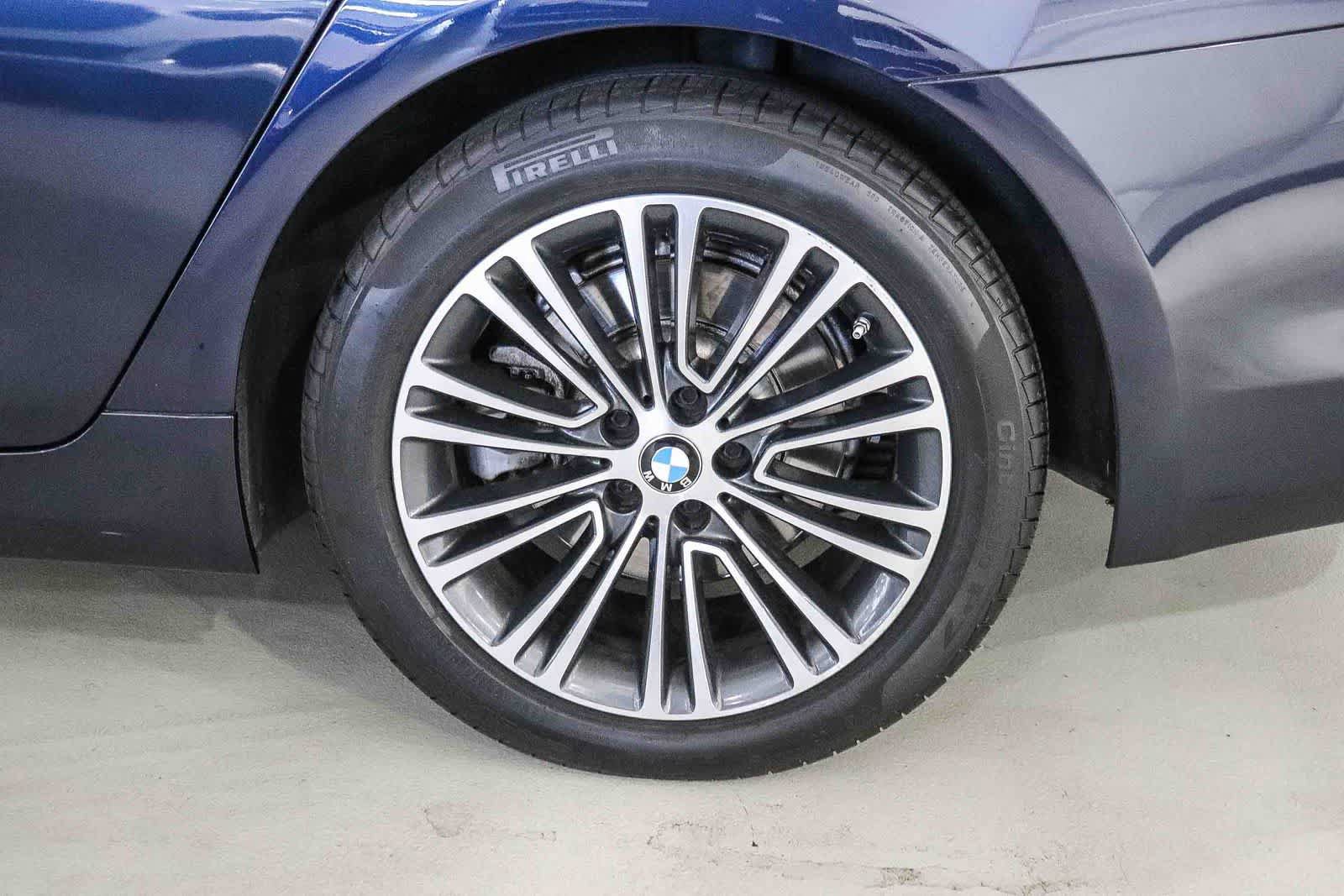 Used 2019 BMW 530e w/ Convenience Package RWD image 10