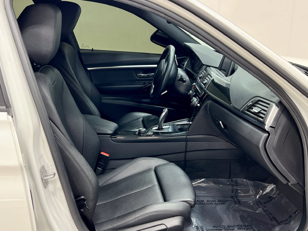 Used 2018 BMW 330e RWD image 32