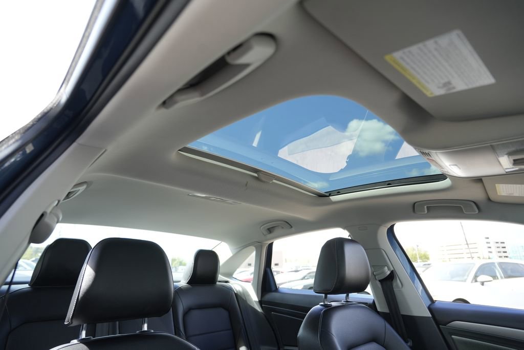 Used 2021 Volkswagen Jetta SE w/ SE Cold Weather Package FWD image 30