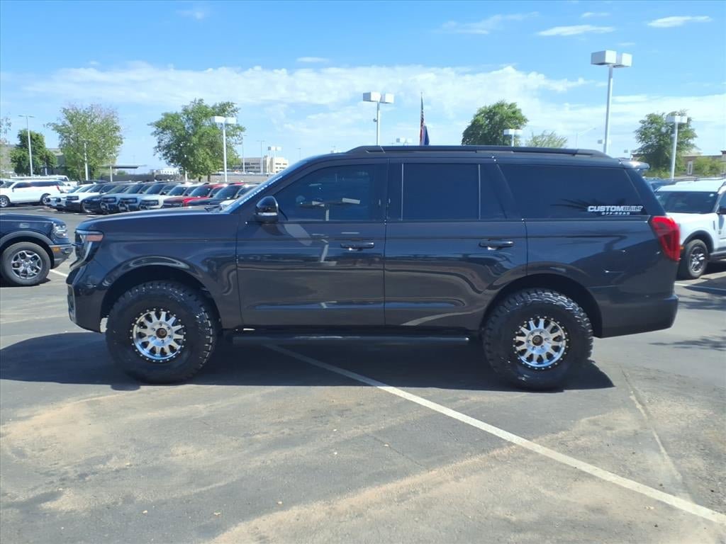 Used 2025 Ford Expedition Active image 7