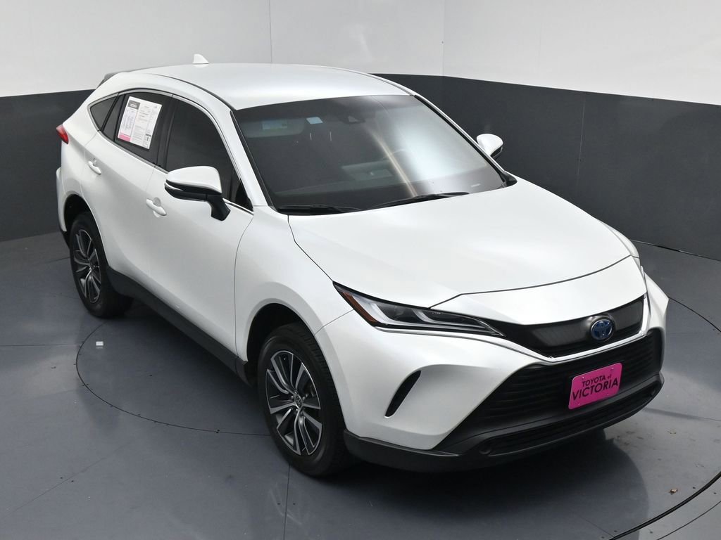 Used 2023 Toyota Venza LE image 14