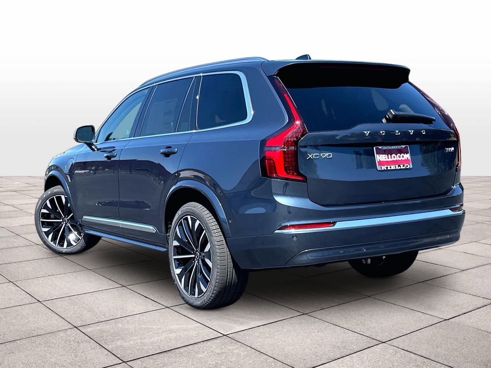 New 2026 Volvo XC90 T8 Plus w/ Protection Package AWD/4WD image 3