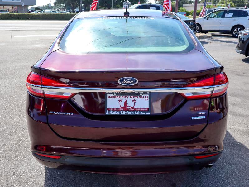 Used 2018 Ford Fusion SE w/ Fusion SE Technology Package image 4