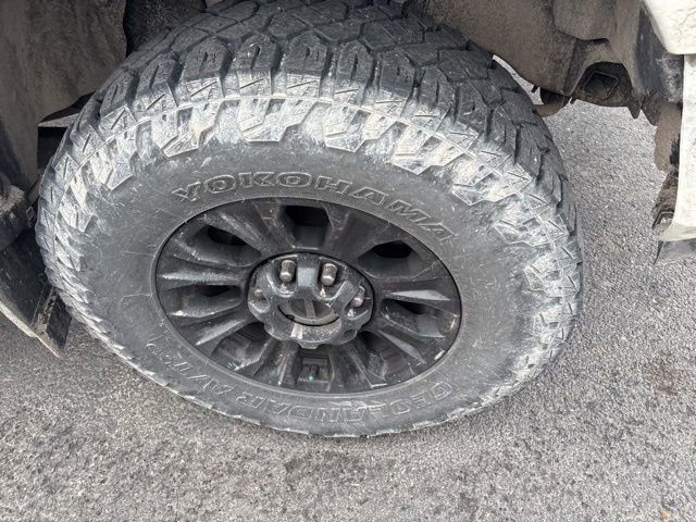Used 2021 Ford F350 Platinum w/ Tremor Off-Road Package AWD/4WD image 11