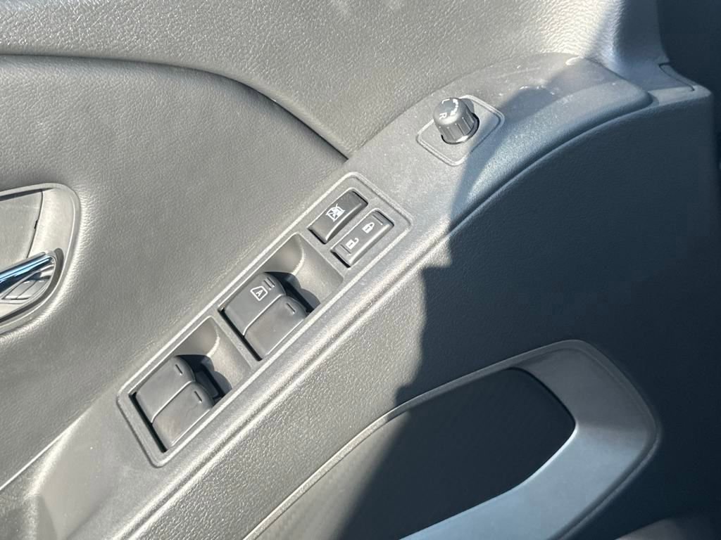 New 2025 Nissan Frontier SV w/ SV Convenience Package image 15