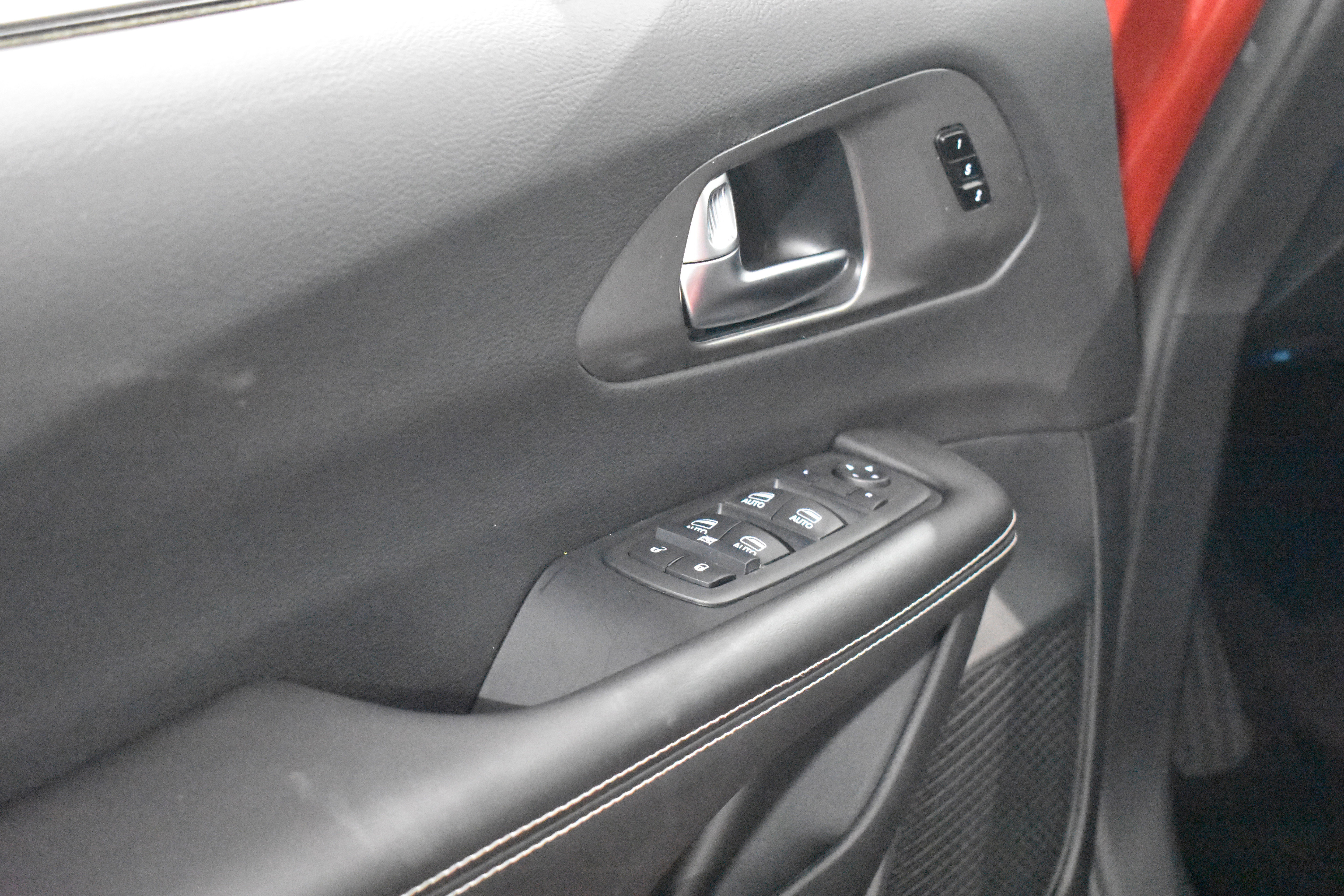 New 2026 Chrysler Pacifica Select FWD image 26