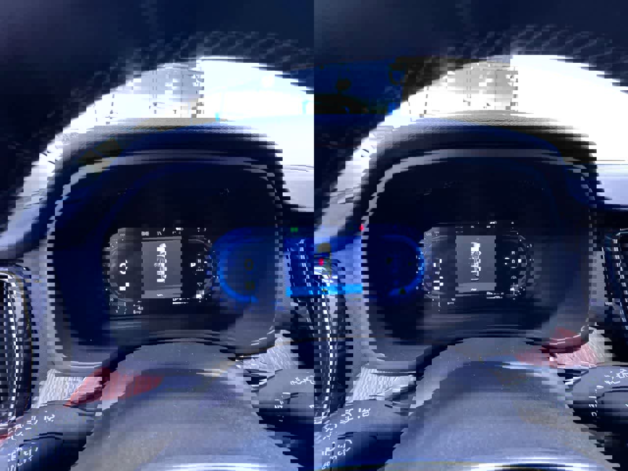 Used 2025 Volvo V60 B5 Cross Country Plus image 22