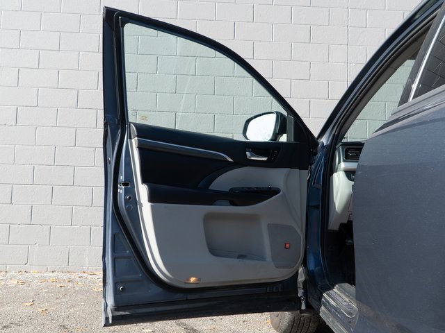 Used 2019 Toyota Highlander Limited Platinum image 15