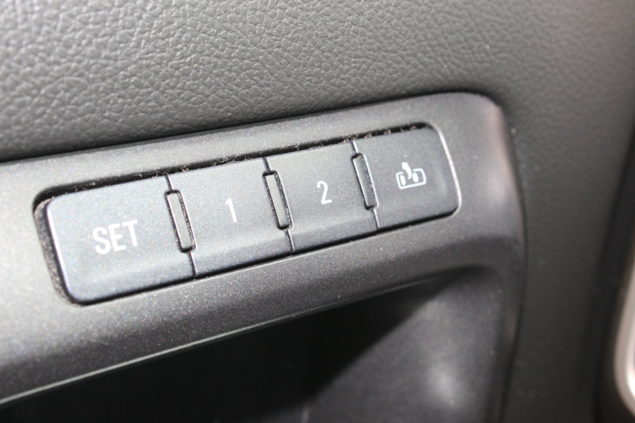 Used 2016 GMC Sierra 1500 Denali w/ Enhanced Driver Alert Package image 26