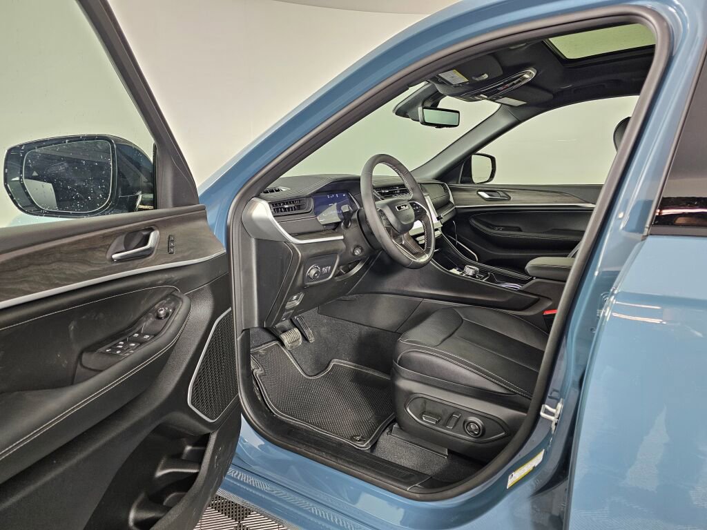 New 2026 Jeep Grand Cherokee L Limited image 21