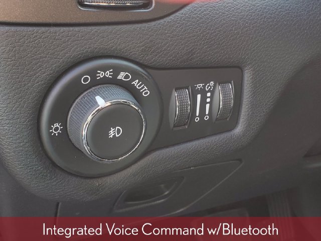 Used 2020 Jeep Cherokee Trailhawk w/ Cold Weather Group AWD/4WD image 8