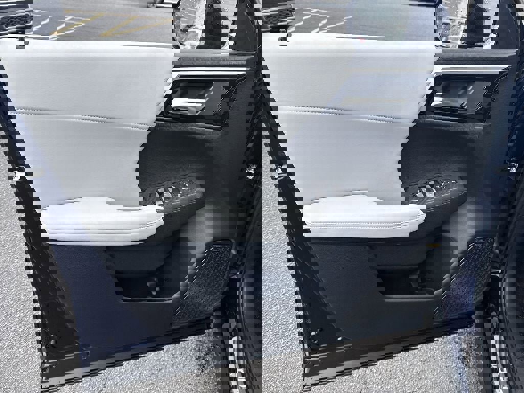 New 2025 Mitsubishi Outlander SE image 25