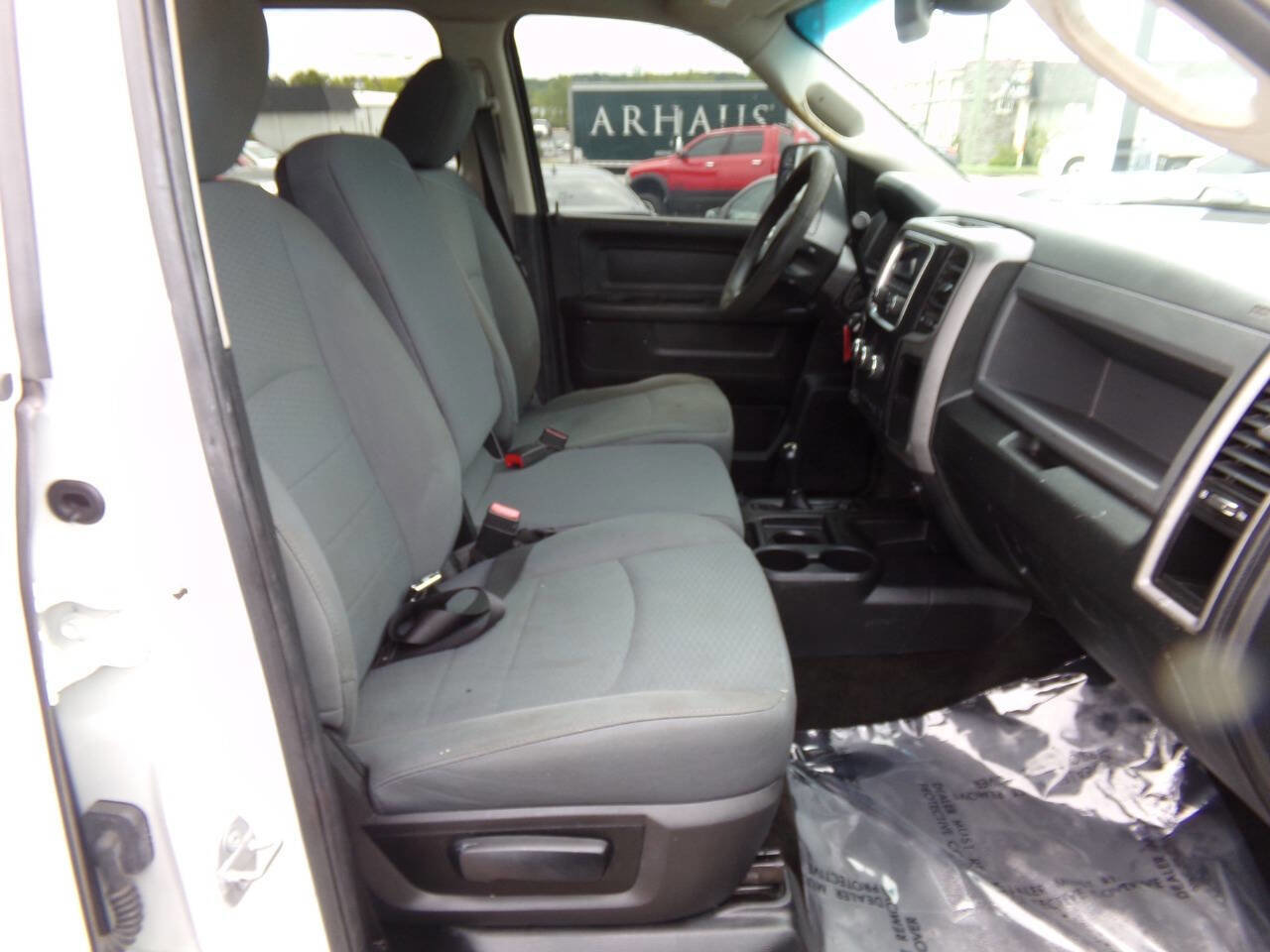 Used 2017 RAM 2500 Tradesman w/ Chrome Appearance Group image 25