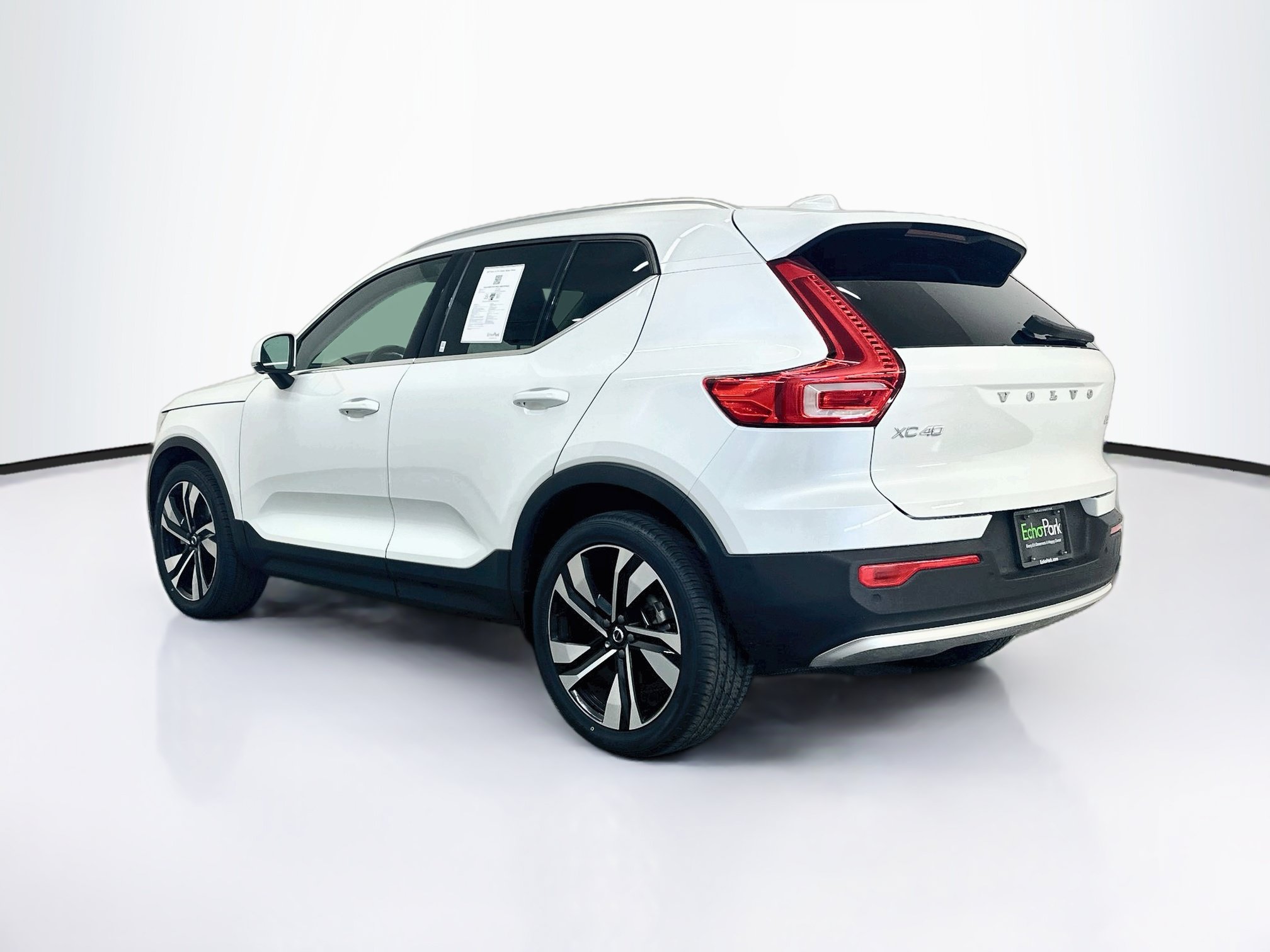 Used 2023 Volvo XC40 B5 Ultimate AWD/4WD image 5