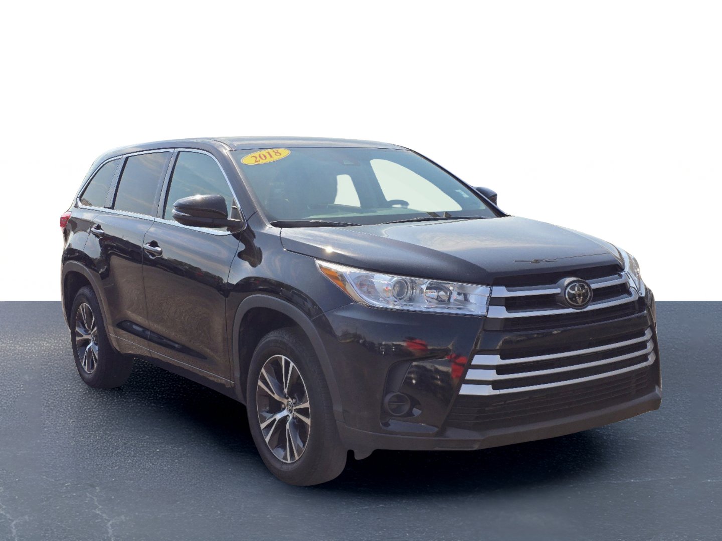 Used 2018 Toyota Highlander LE image 3