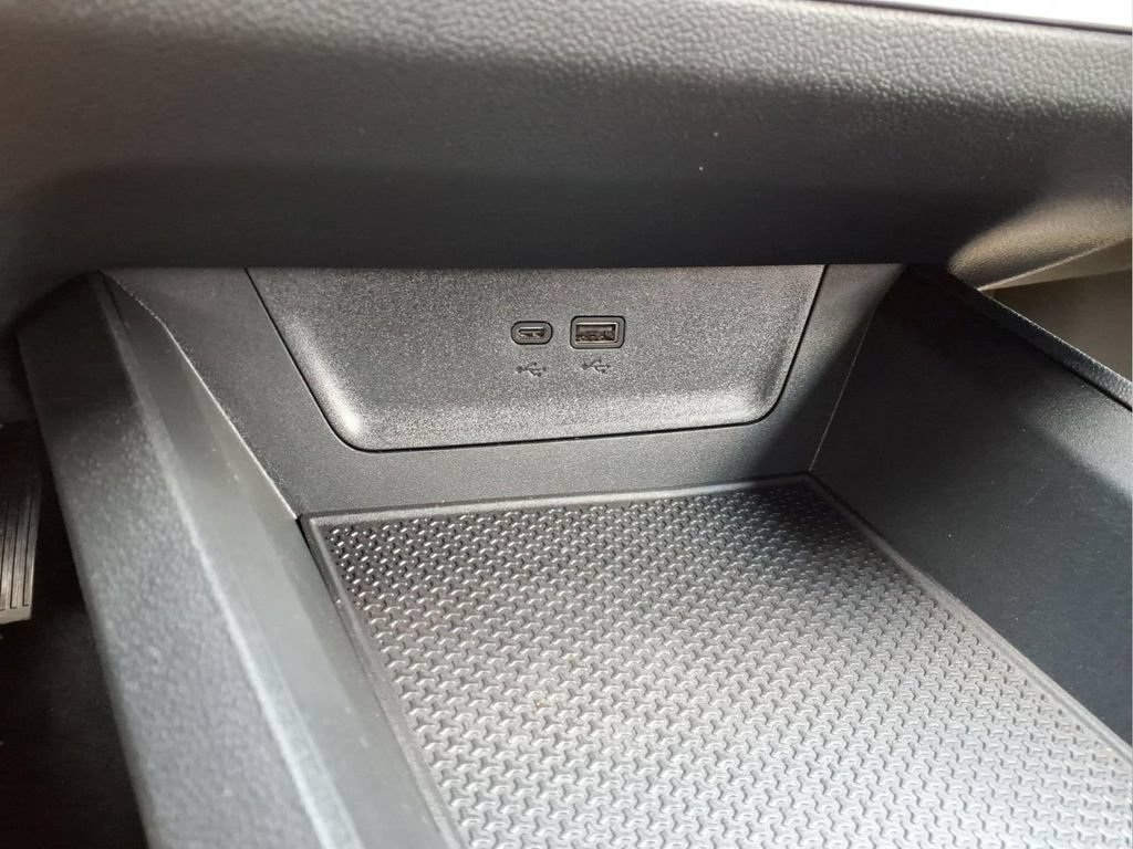 New 2027 Chevrolet Equinox LT w/ Convenience Package II FWD image 14