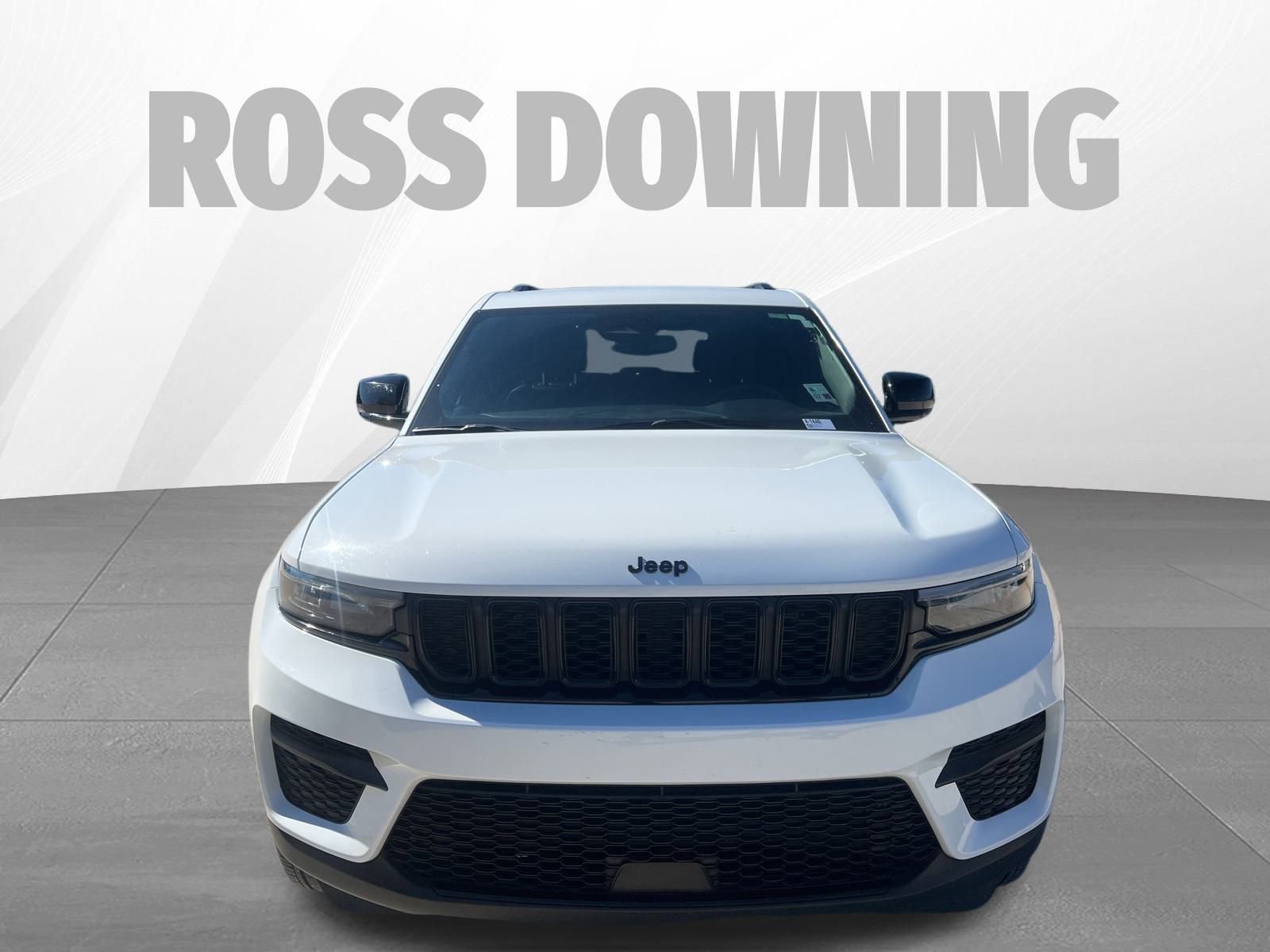 Used 2024 Jeep Grand Cherokee Altitude image 2