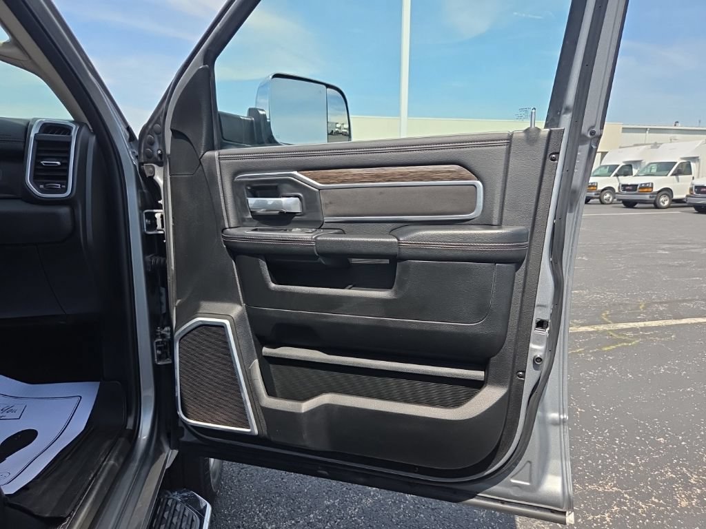Used 2020 RAM 3500 Laramie AWD/4WD image 25