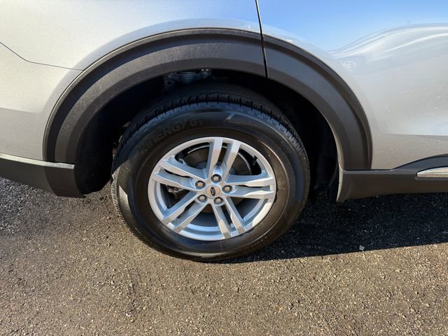 Used 2022 Ford Explorer XLT w/ Equipment Group 202A image 26