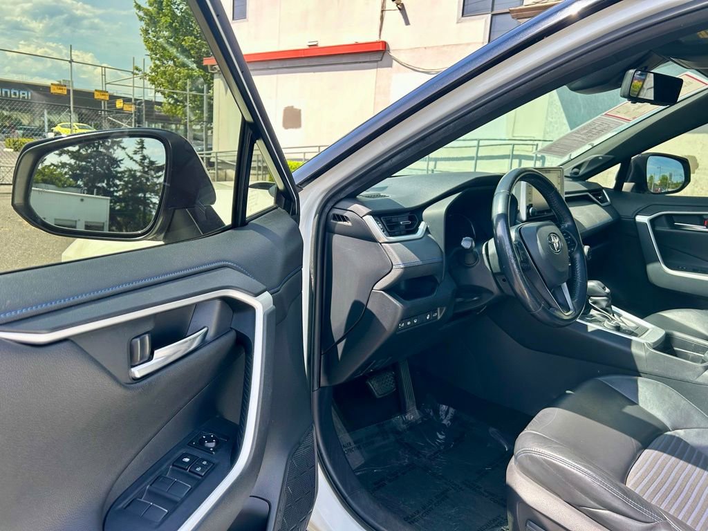 Used 2019 Toyota RAV4 XSE AWD/4WD image 9