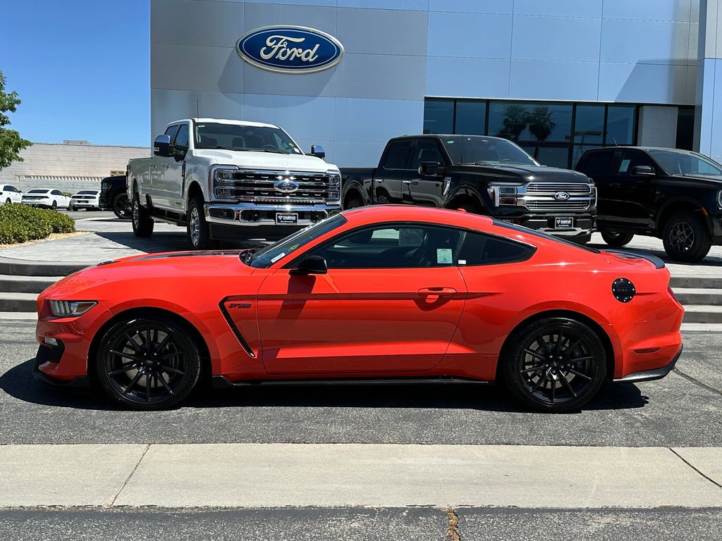 Used 2016 Ford Mustang Shelby GT350 w/ Technology Package RWD image 3