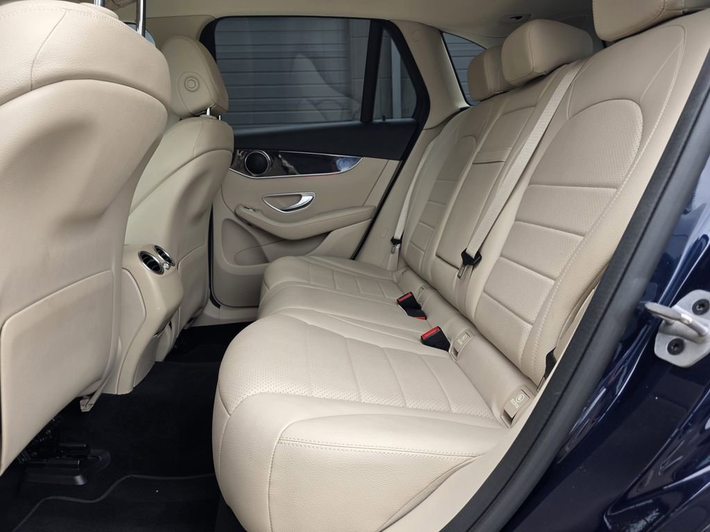 Used 2022 Mercedes-Benz GLC 300 w/ Premium Package Lite image 17