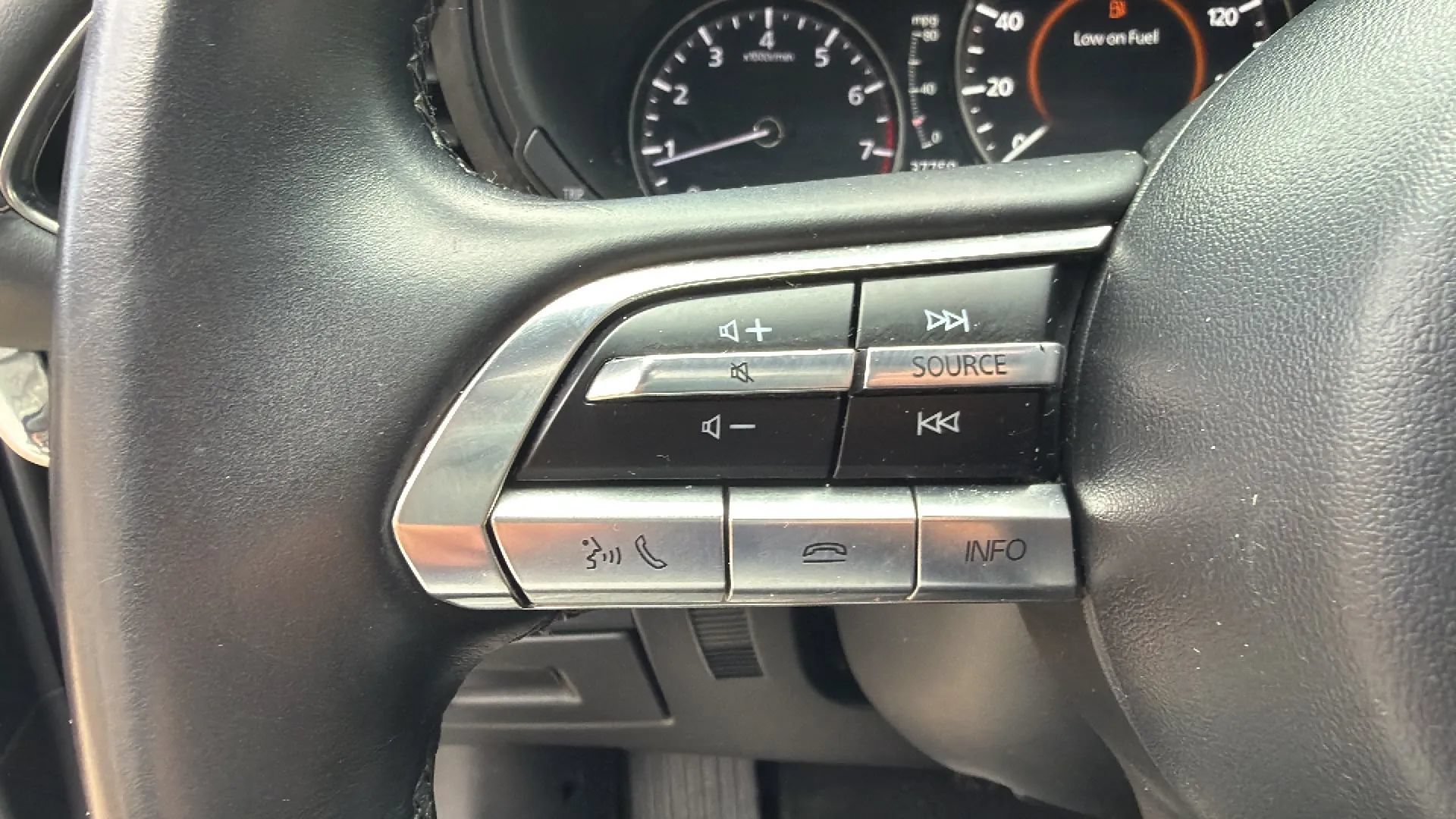 Used 2019 MAZDA MAZDA3 Hatchback w/ Premium Package FWD image 21
