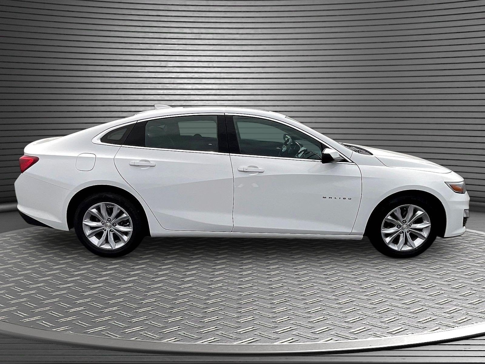 Used 2024 Chevrolet Malibu LT FWD image 8