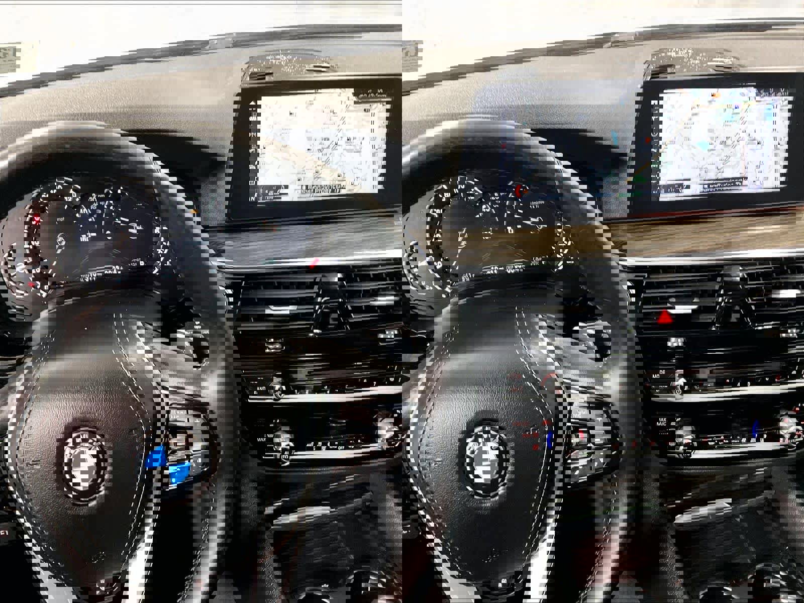 Used 2018 BMW 530i xDrive w/ Premium Package image 18