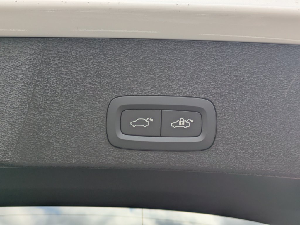 New 2026 Volvo XC40 B4 Plus w/ Climate Package FWD image 14