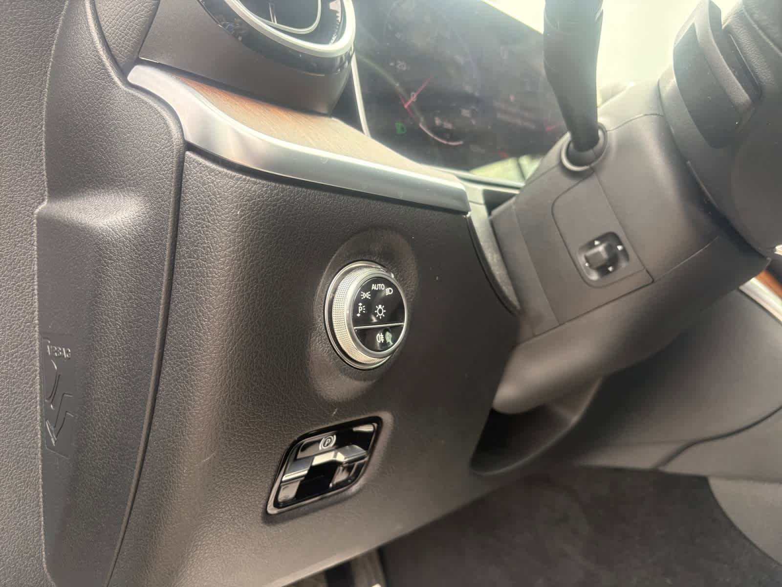 Used 2025 Mercedes-Benz C 300 4MATIC Sedan image 22