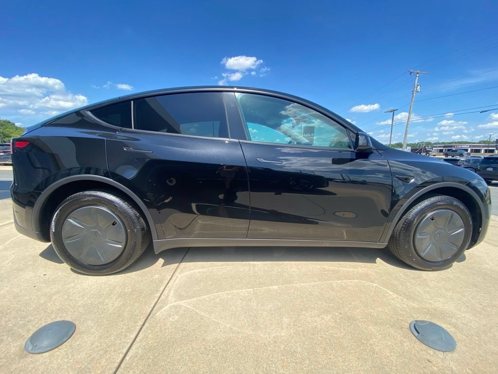 Used 2026 Tesla Model Y 2WD image 8