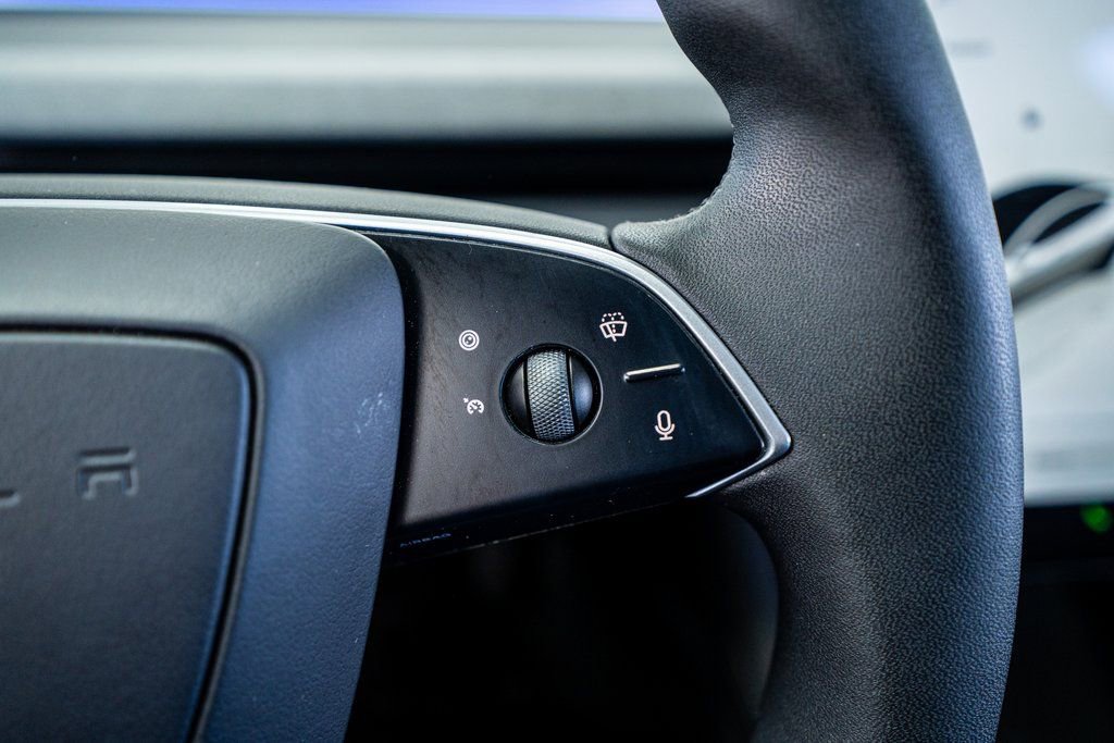 Used 2025 Tesla Model 3 Long Range image 37