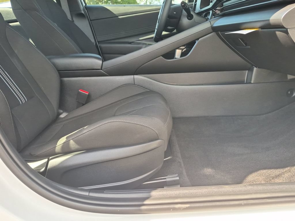 Used 2026 Hyundai Elantra Sport FWD image 25