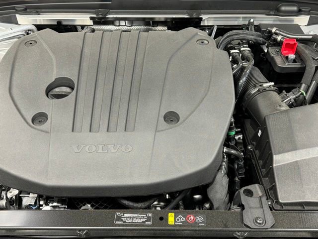 New 2024 Volvo S60 B5 Plus w/ Climate Package image 34