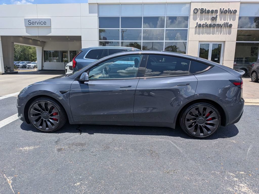 Used 2022 Tesla Model Y Performance AWD/4WD image 3