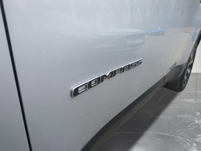 Used 2025 Jeep Compass Limited AWD/4WD image 29