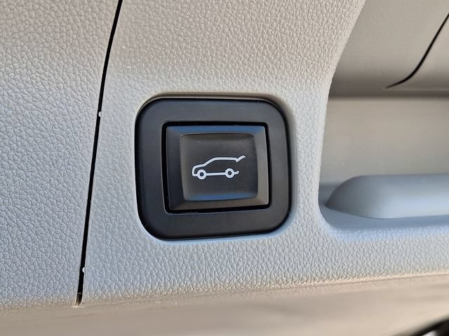 Used 2017 GMC Acadia SLT FWD image 25