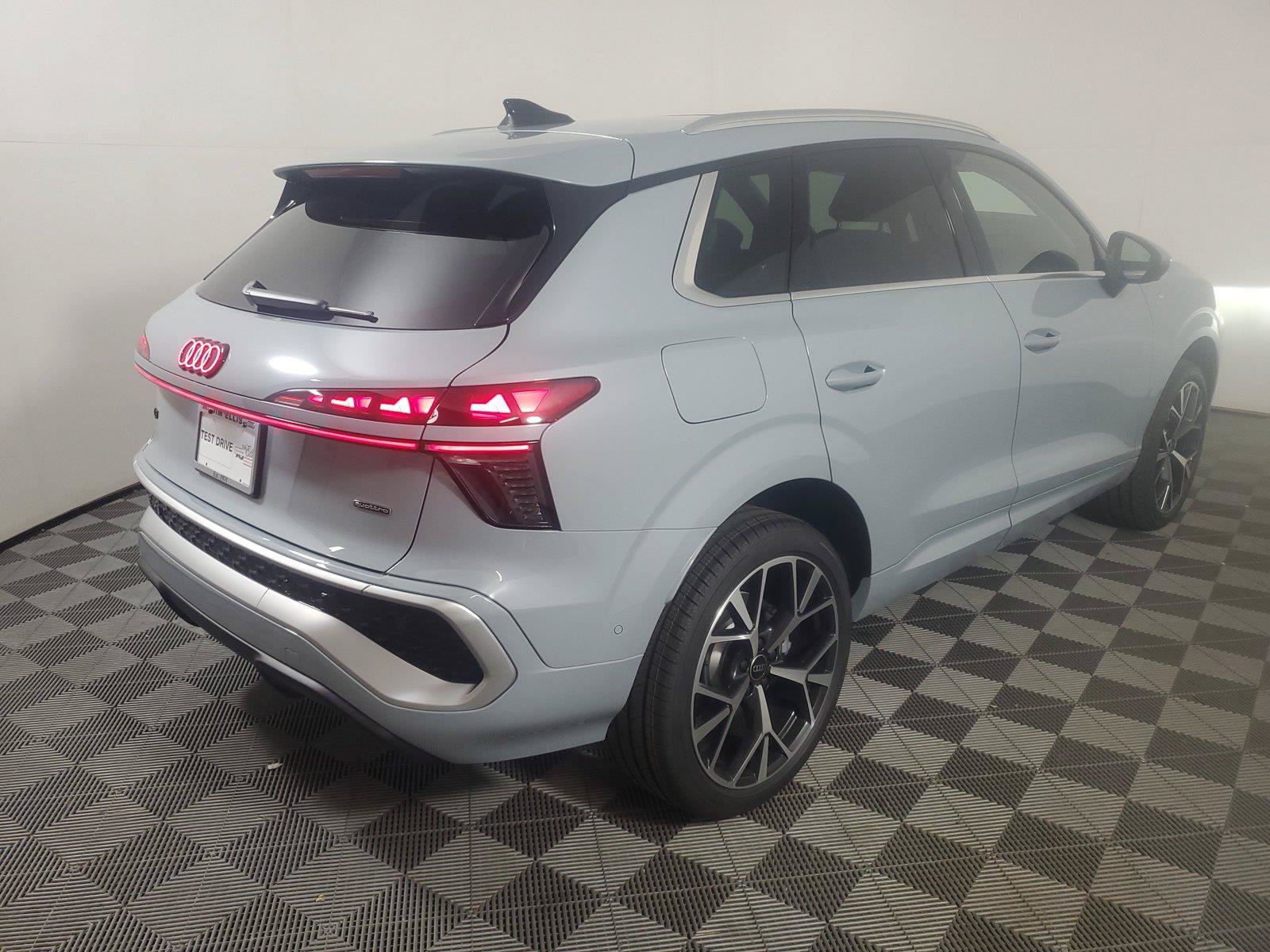 New 2026 Audi Q3 quattro 2.0T AWD/4WD image 6