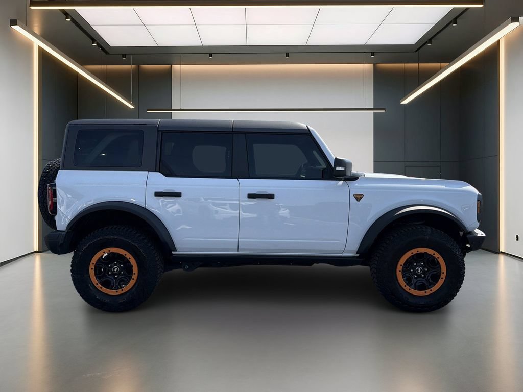 Used 2024 Ford Bronco Badlands AWD/4WD image 3