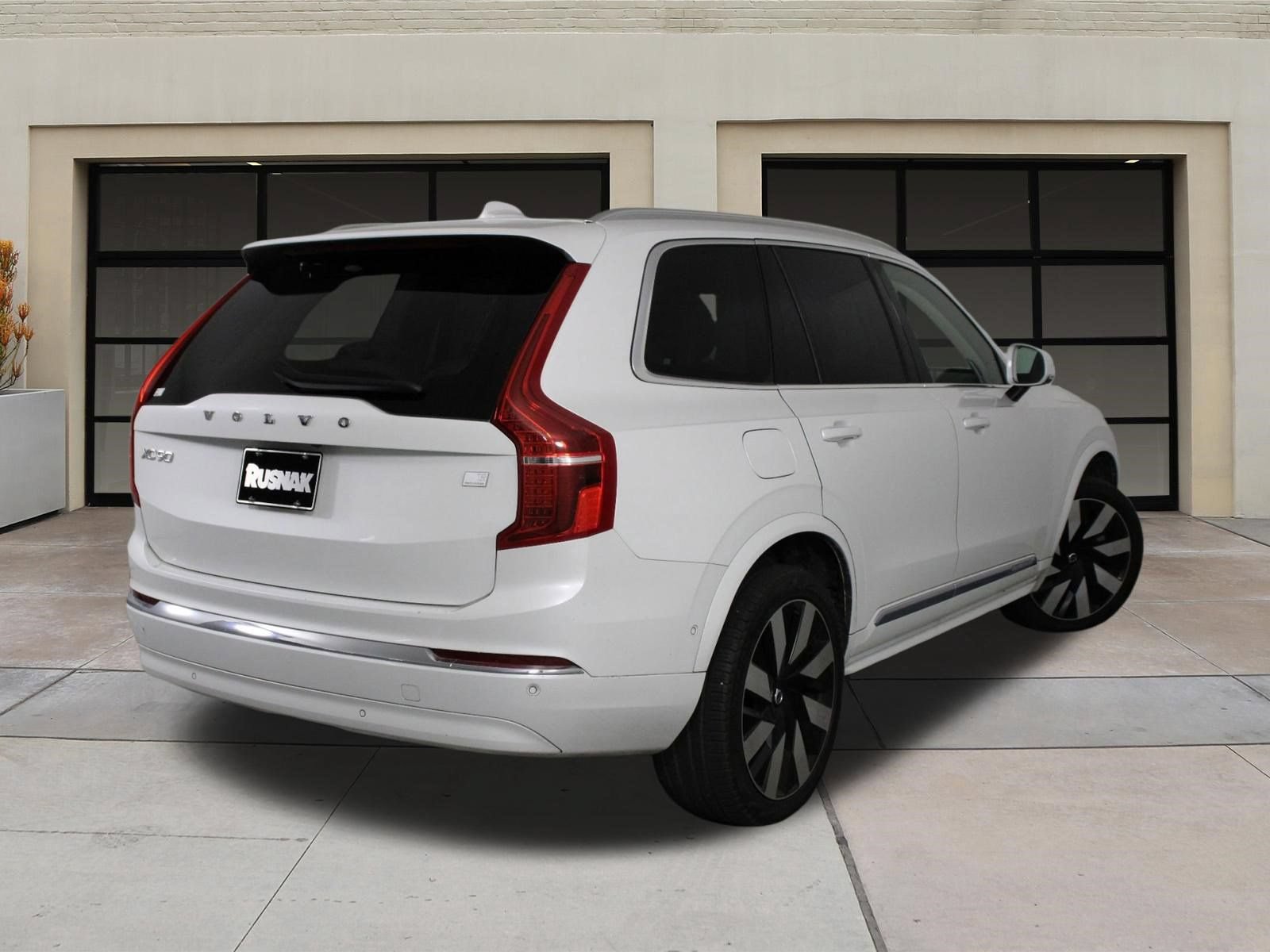 Used 2023 Volvo XC90 T8 Ultimate AWD/4WD image 4