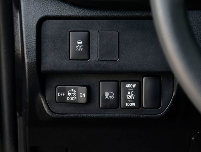 Used 2020 Toyota Tacoma TRD Sport w/ TRD Premium Sport Package AWD/4WD image 27